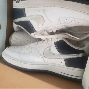 Air Force 1 LV8 Boys sz 6.5